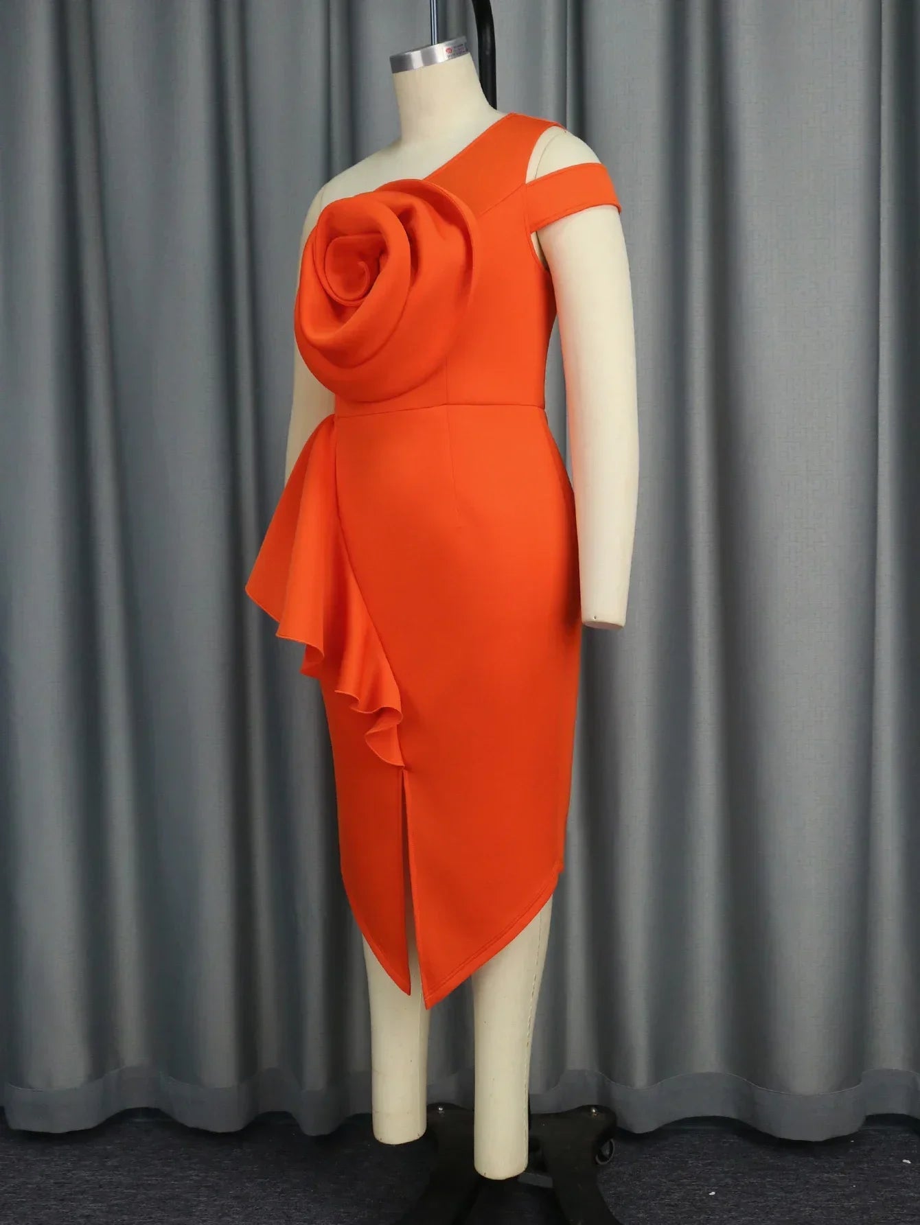 Robe Asymetrique Orange chez Robe Asymétrique