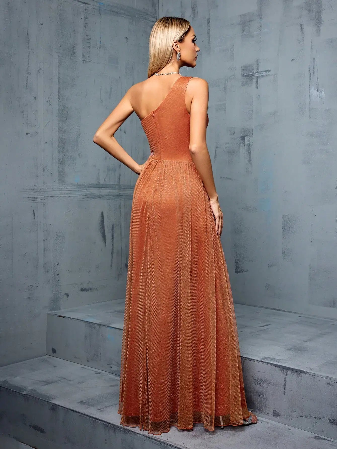 Robe Asymetrique Terracotta chez Robe Asymétrique