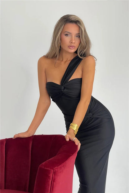 Robe Longue Noire Asymetrique chez Robe Asymétrique